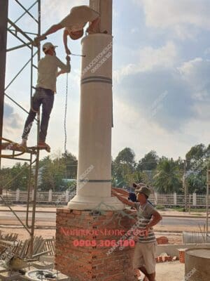 Cột Đá 17
