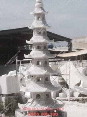Tháp Đá 18