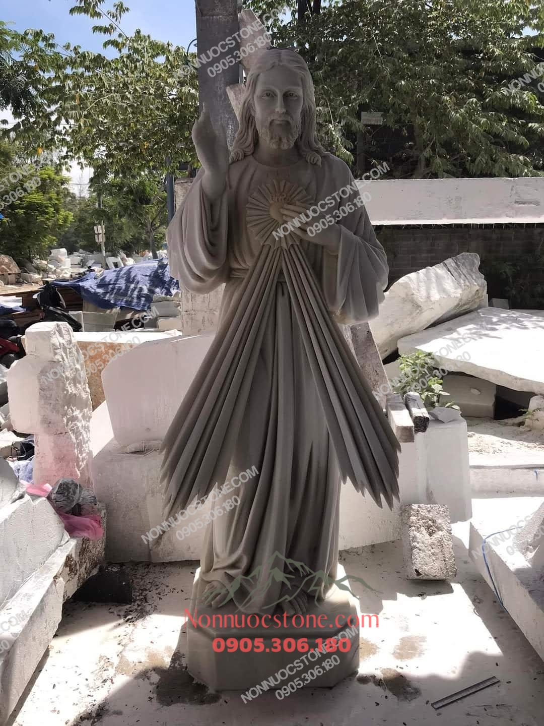 Tượng Chúa Lòng Thương Xót Bằng Đá 48 1 Tượng Chúa Lòng Thương Xót Bằng Đá 48