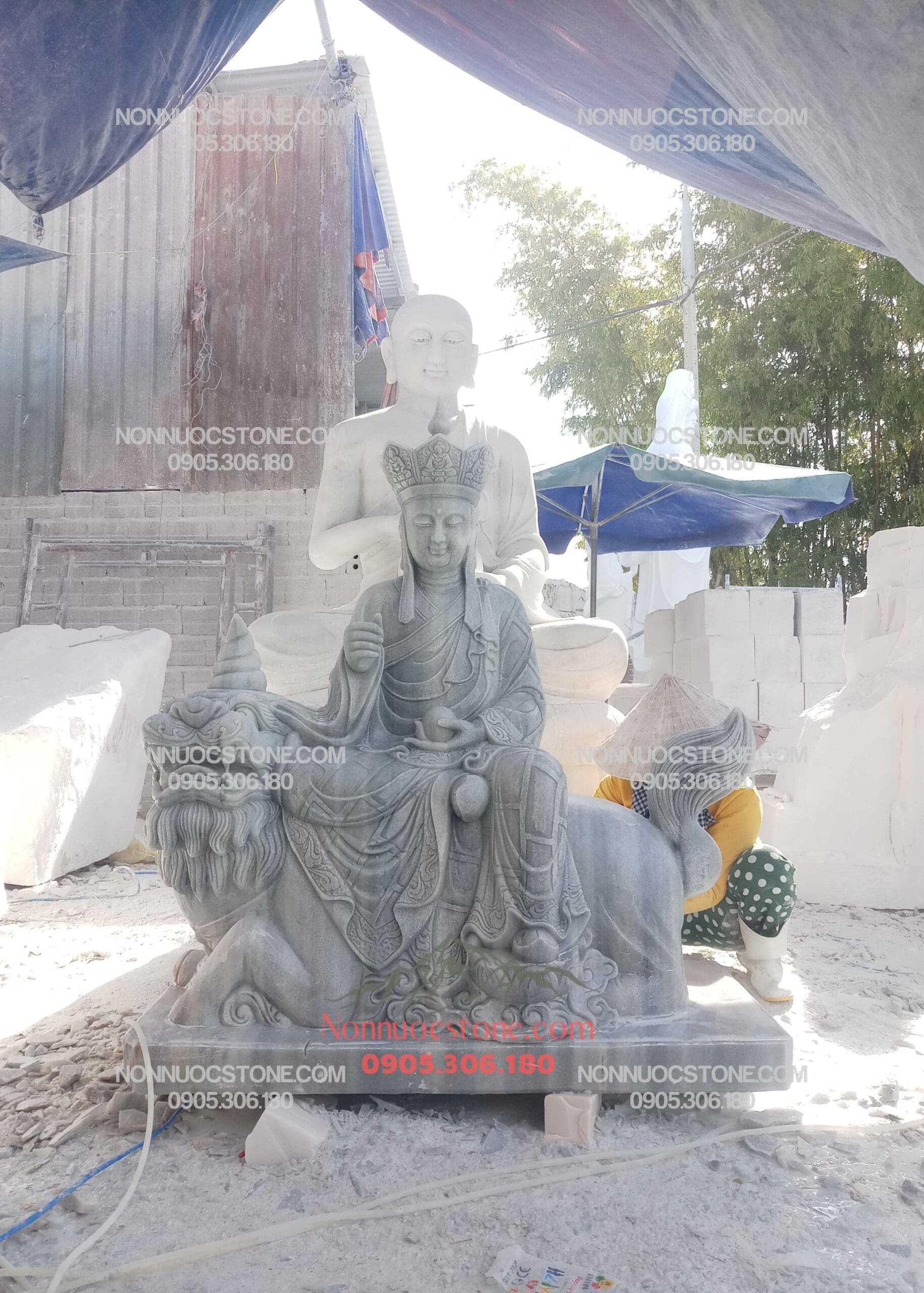 Tượng Phật Địa Tạng Cưỡi Linh Thú Đề Thính Bằng Đá 03 1 Tượng Phật Địa Tạng Cưỡi Linh Thú Đề Thính Bằng Đá 03