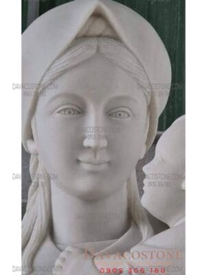 Tượng Đức Mẹ Bế Chúa Con Bằng Đá 19