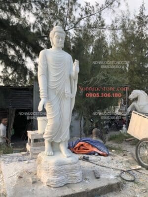 Tượng Phật Thích Ca Ban Phước Bằng Đá 12